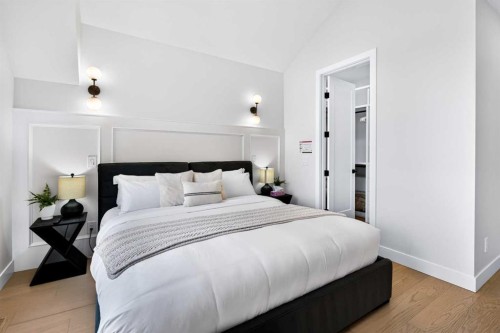236 30 Avenue Ne, Calgary, AB - Indoor Photo Showing Bedroom