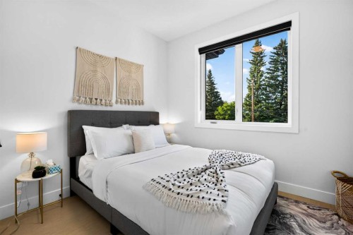 236 30 Avenue Ne, Calgary, AB - Indoor Photo Showing Bedroom