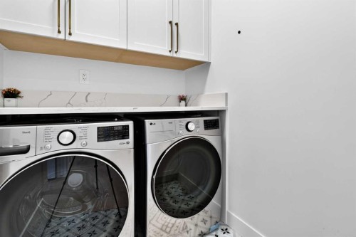 236 30 Avenue Ne, Calgary, AB - Indoor Photo Showing Laundry Room