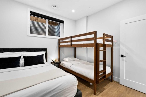 236 30 Avenue Ne, Calgary, AB - Indoor Photo Showing Bedroom