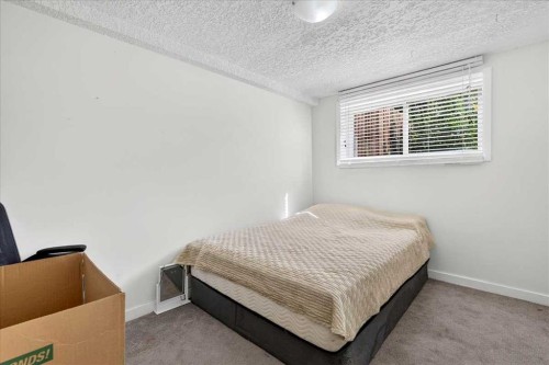 4309 26 Avenue Se, Calgary, AB - Indoor Photo Showing Bedroom