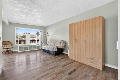 4309 26 Avenue Se, Calgary, AB - Indoor