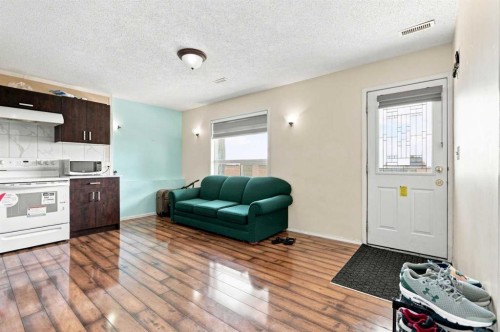 55 Anaheim Crescent Ne, Calgary, AB 