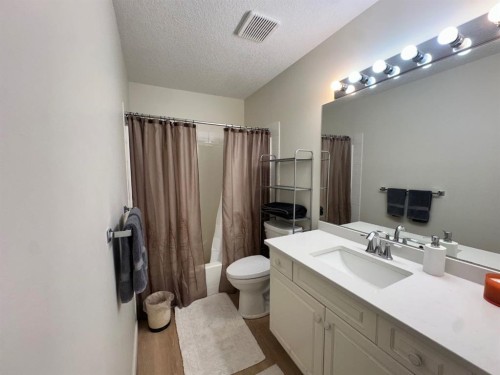 3338-1818 Simcoe Boulevard Sw, Calgary, AB - Indoor Photo Showing Bathroom
