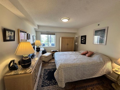 3338-1818 Simcoe Boulevard Sw, Calgary, AB - Indoor Photo Showing Bedroom