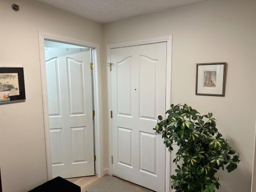 3338-1818 Simcoe Boulevard Sw, Calgary, AB - Indoor Photo Showing Other Room