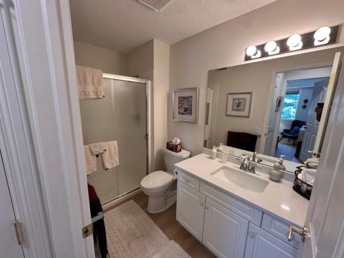 3338-1818 Simcoe Boulevard Sw, Calgary, AB - Indoor Photo Showing Bathroom