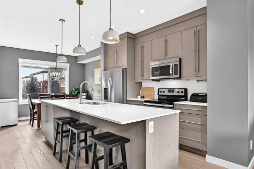 2-111 Rainbow Falls Gate, Chestermere, AB 