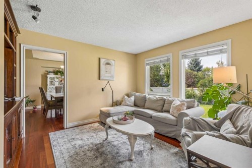 684 Sunmills Drive Se, Calgary, AB - Indoor Photo Showing Living Room