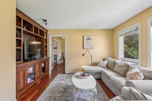 684 Sunmills Drive Se, Calgary, AB - Indoor Photo Showing Living Room