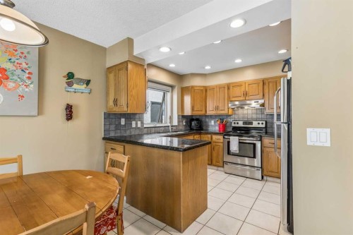 684 Sunmills Drive Se, Calgary, AB - Indoor