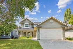 684 Sunmills Drive SE Calgary, AB T2X 2Y9