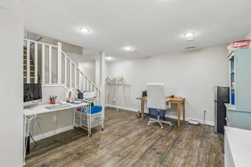 684 Sunmills Drive Se, Calgary, AB - Indoor