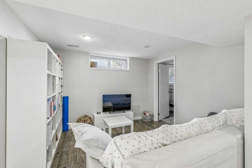 684 Sunmills Drive Se, Calgary, AB - Indoor Photo Showing Bedroom