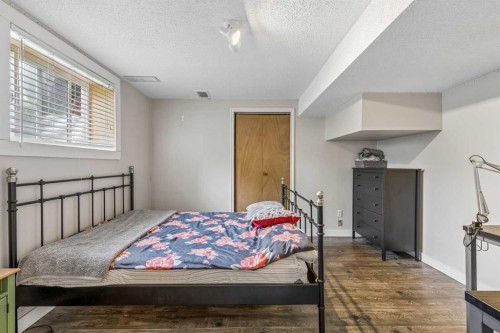 684 Sunmills Drive Se, Calgary, AB - Indoor Photo Showing Bedroom