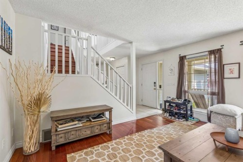684 Sunmills Drive Se, Calgary, AB - Indoor