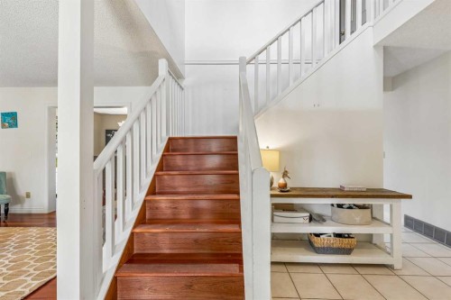 684 Sunmills Drive Se, Calgary, AB - Indoor Photo Showing Other Room