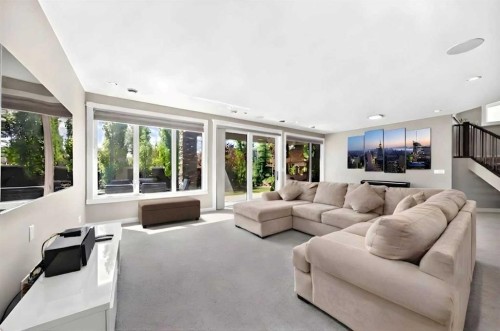 33 Aspen Summit Circle Sw, Calgary, AB - Indoor Photo Showing Living Room