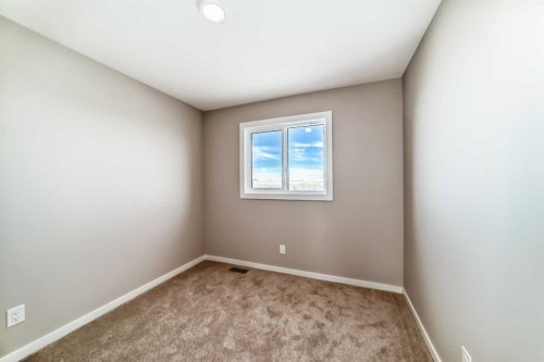 608 Sora Boulevard Se, Calgary, AB 