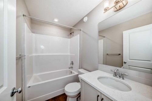 608 Sora Boulevard Se, Calgary, AB 