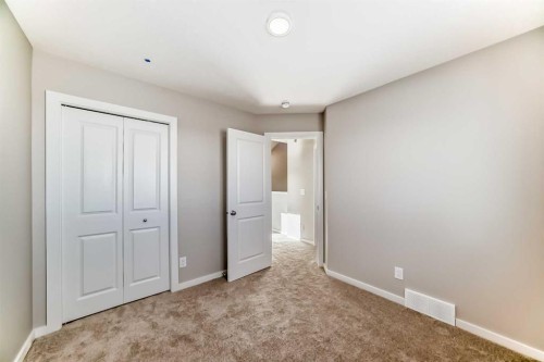 608 Sora Boulevard Se, Calgary, AB 
