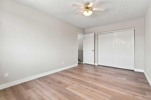 35-740 Bracewood Drive Sw, Calgary, AB - Indoor Photo Showing Other Room
