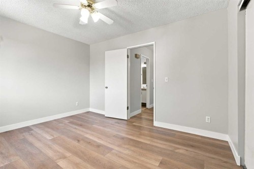35-740 Bracewood Drive Sw, Calgary, AB - Indoor Photo Showing Other Room
