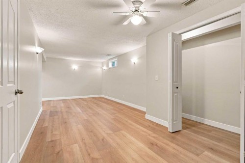 35-740 Bracewood Drive Sw, Calgary, AB - Indoor Photo Showing Other Room