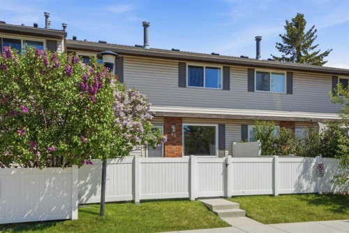35-740 Bracewood Drive Sw, Calgary, AB - Outdoor