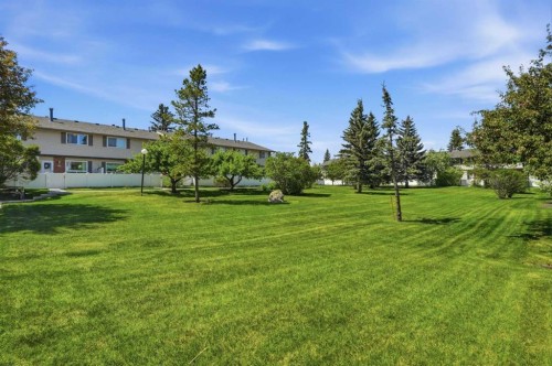 35-740 Bracewood Drive Sw, Calgary, AB - Outdoor