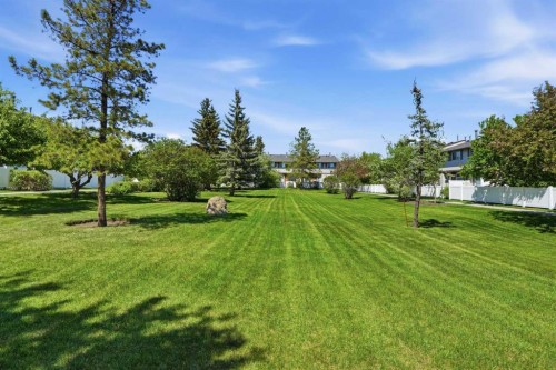 35-740 Bracewood Drive Sw, Calgary, AB - Outdoor