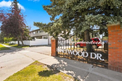 35-740 Bracewood Drive Sw, Calgary, AB - Outdoor
