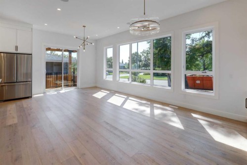 8 Carnarvon Way Nw, Calgary, AB - Indoor