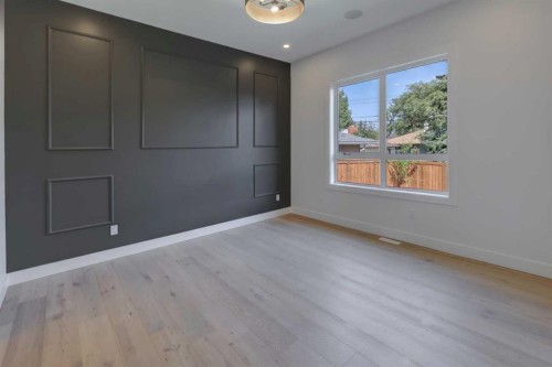 8 Carnarvon Way Nw, Calgary, AB - Indoor Photo Showing Other Room