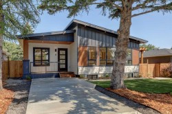 8 Carnarvon Way NW Calgary, AB T2K 1W4