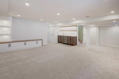 8 Carnarvon Way Nw, Calgary, AB - Indoor