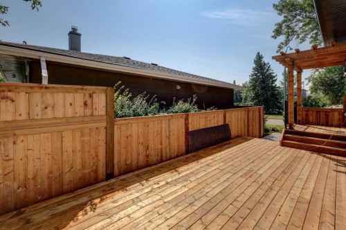8 Carnarvon Way Nw, Calgary, AB - Outdoor With Deck Patio Veranda With Exterior