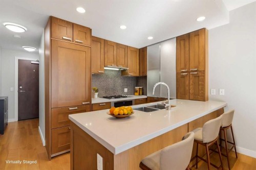 521-222 Riverfront Avenue Sw, Calgary, AB - Indoor Photo Showing Kitchen With Double Sink With Upgraded Kitchen