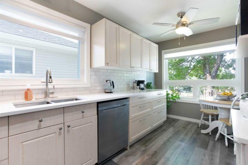 112-55 Fairways Drive NW Airdrie, AB T4B 2T5