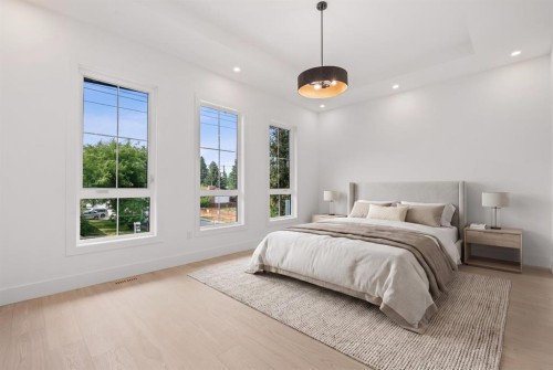 514 37 Street Sw, Calgary, AB - Indoor Photo Showing Bedroom