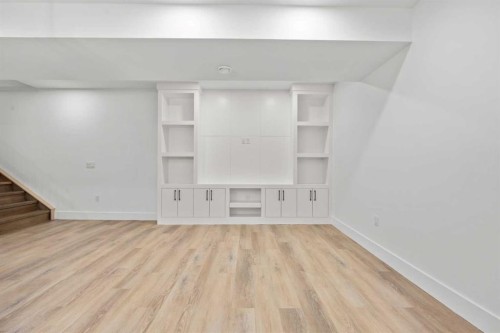 514 37 Street Sw, Calgary, AB - Indoor Photo Showing Other Room