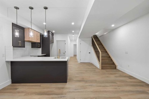 514 37 Street Sw, Calgary, AB - Indoor