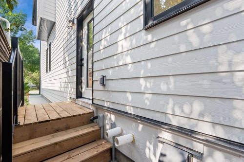 514 37 Street Sw, Calgary, AB - Outdoor With Exterior