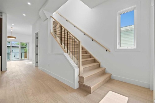 514 37 Street Sw, Calgary, AB - Indoor Photo Showing Other Room