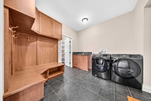 117 Evanspark Circle Nw, Calgary, AB - Indoor Photo Showing Laundry Room