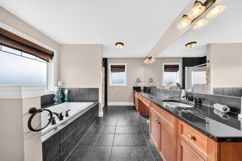 117 Evanspark Circle Nw, Calgary, AB - Indoor Photo Showing Bathroom
