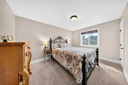117 Evanspark Circle Nw, Calgary, AB - Indoor Photo Showing Bedroom