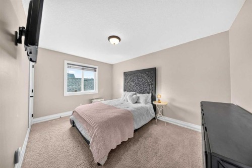 117 Evanspark Circle Nw, Calgary, AB - Indoor Photo Showing Bedroom