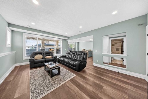 117 Evanspark Circle Nw, Calgary, AB - Indoor Photo Showing Living Room