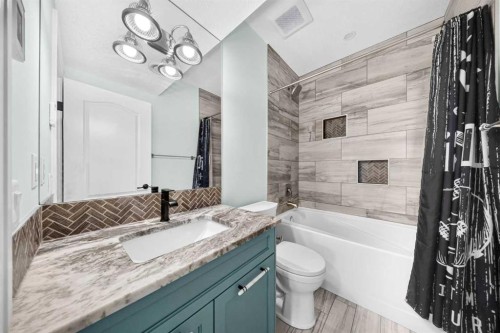 117 Evanspark Circle Nw, Calgary, AB - Indoor Photo Showing Bathroom